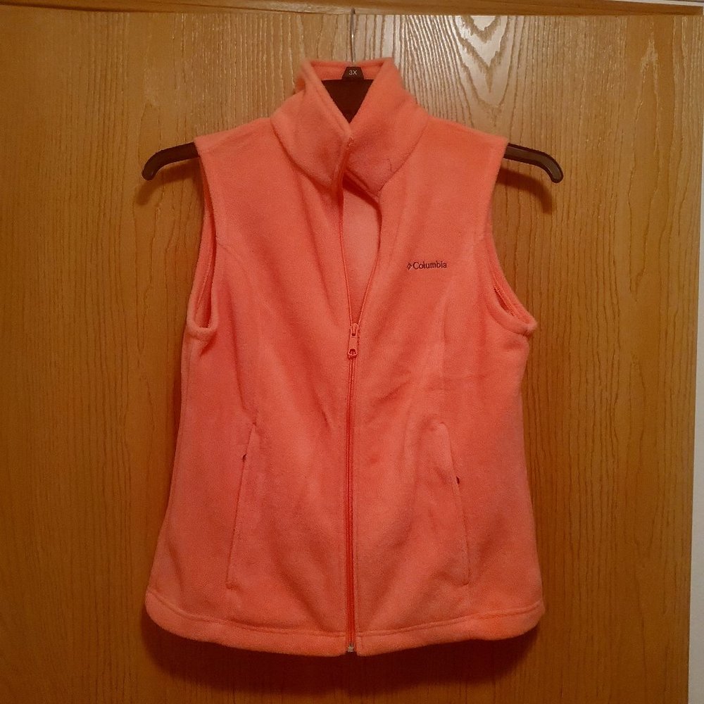 Columbia coral fleece vest in size Petite Small